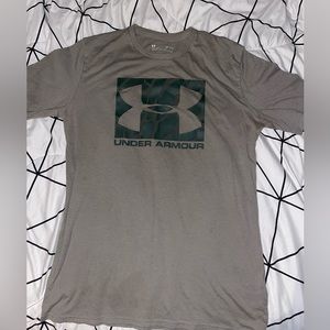Medium Under Armour t-shirt